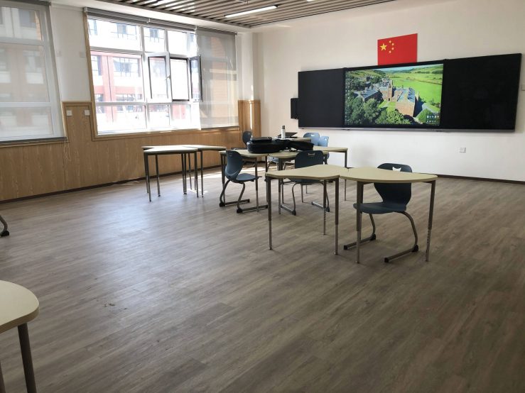 小藍(lán)鯨石晶石家莊圣比斯學(xué)校鋪裝案例